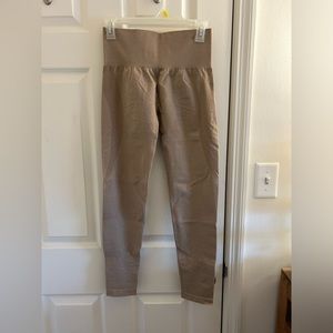 NVGTN beige contour seamless legging. Size medium